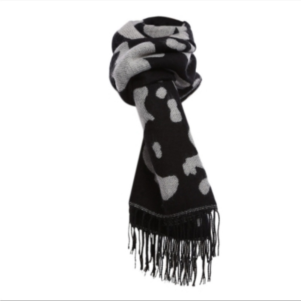 NWT- COW PATTERN TASSLE SCARF - Picture 7 of 10
